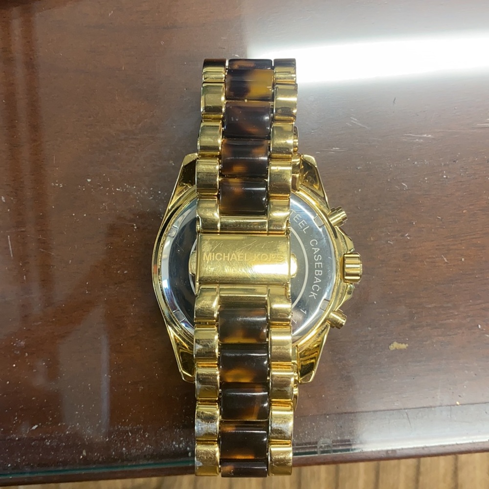 Michael Kor’s Tortoise Shell Watch - Picture 5 of 8